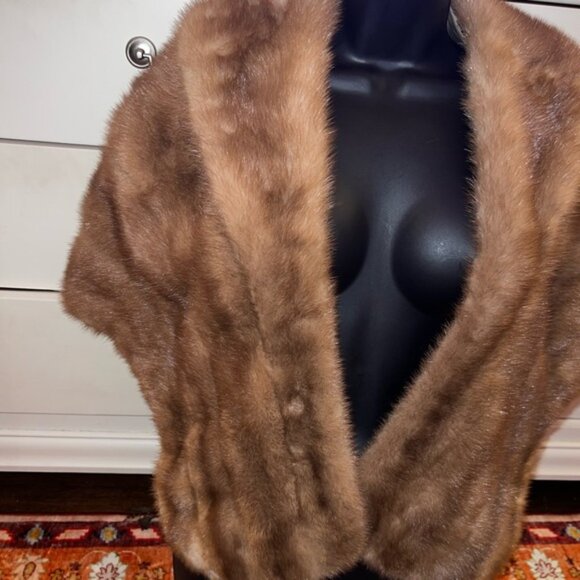 Vintage Authentic Brown Minx Fur Cape/ Shaw/ Scarf Wrap - Picture 3 of 11